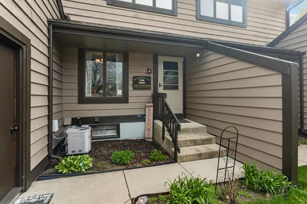 $225,000 | 128 Glenview Court, Janesville, WI 53548