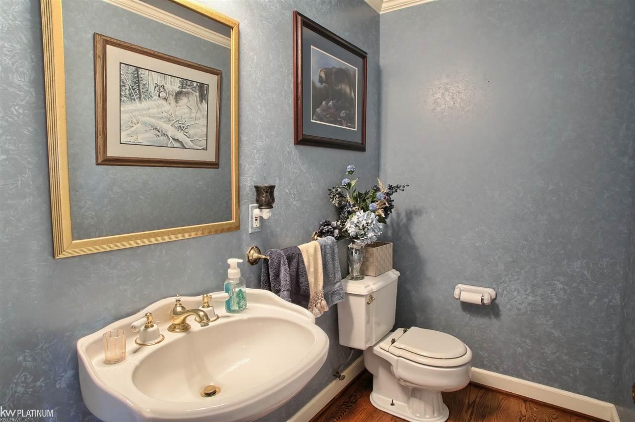 5775 Brewster Road Rochester, MI 48306 - Photo 23 of 53 31315527-22.JPG