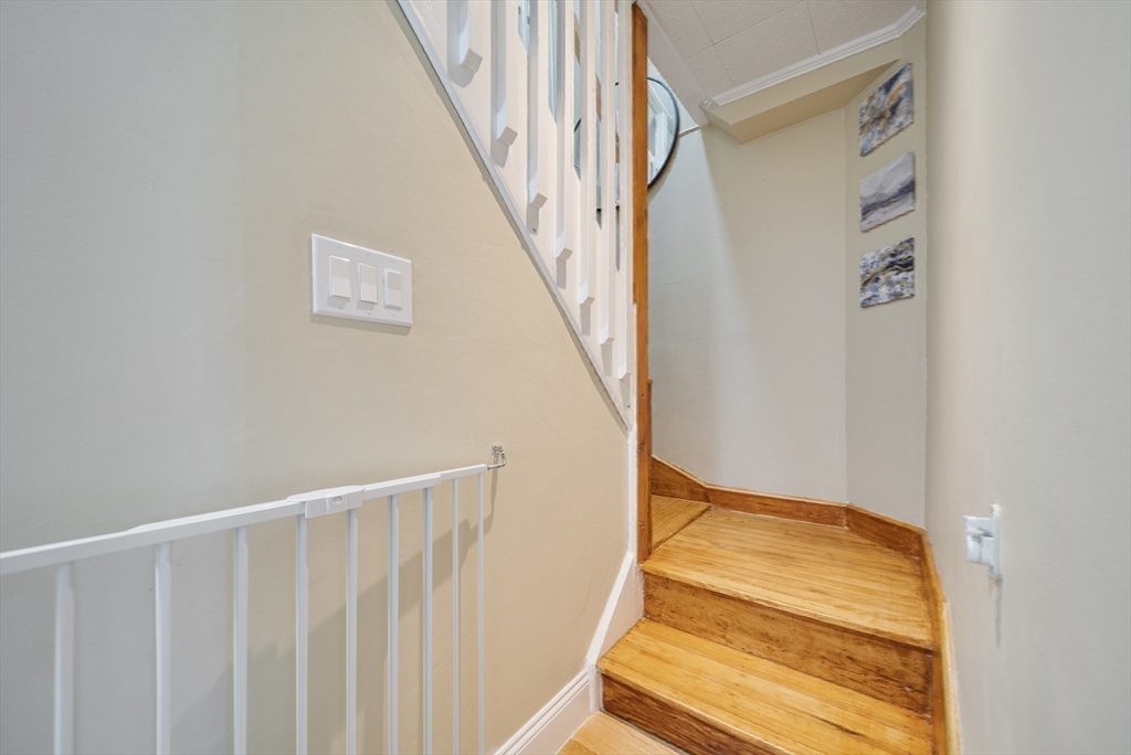 294 Whalom Road Lunenburg, MA 01462 - Photo 17 of 32