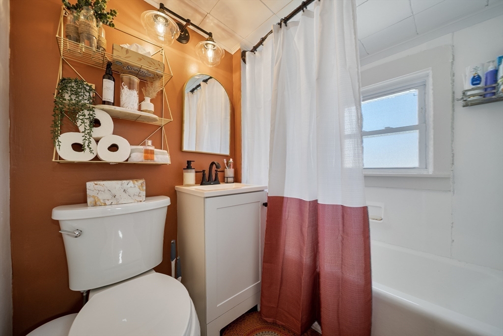 294 Whalom Road Lunenburg, MA 01462 - Photo 23 of 32