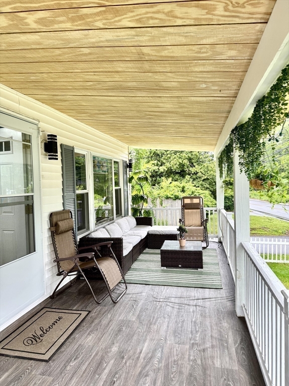 294 Whalom Road Lunenburg, MA 01462 - Photo 4 of 32