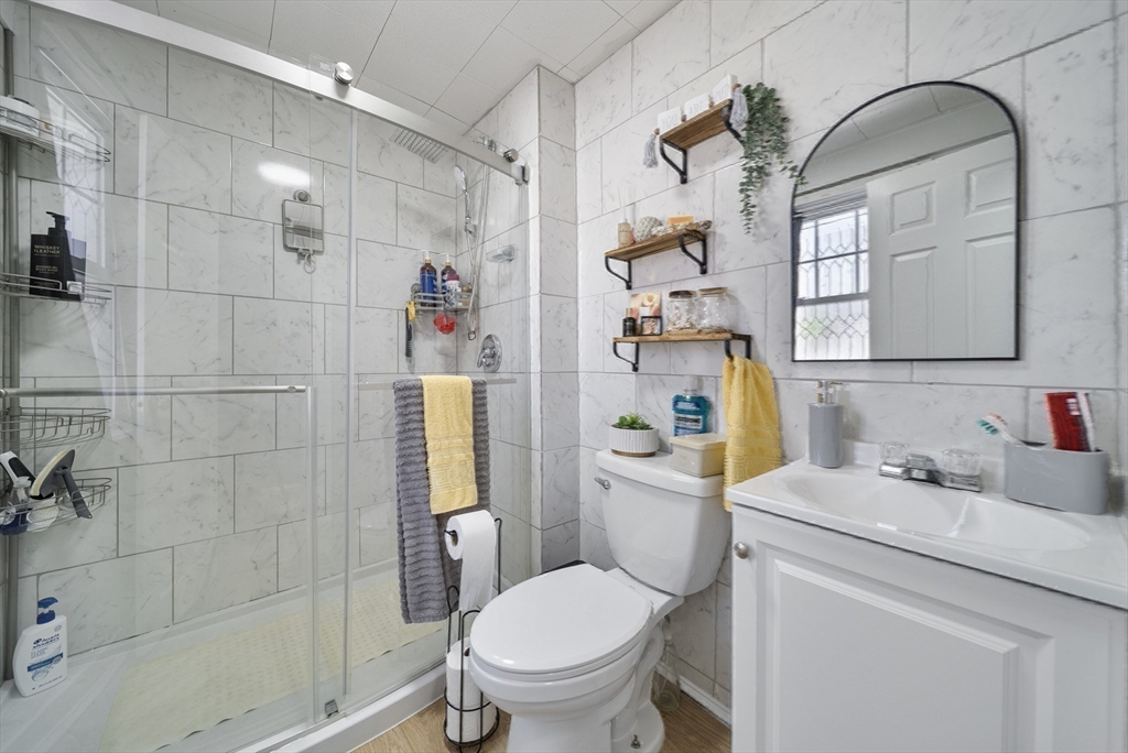 294 Whalom Road Lunenburg, MA 01462 - Photo 7 of 32