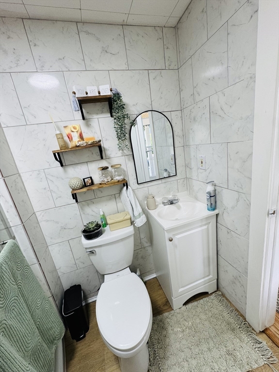 294 Whalom Road Lunenburg, MA 01462 - Photo 8 of 32