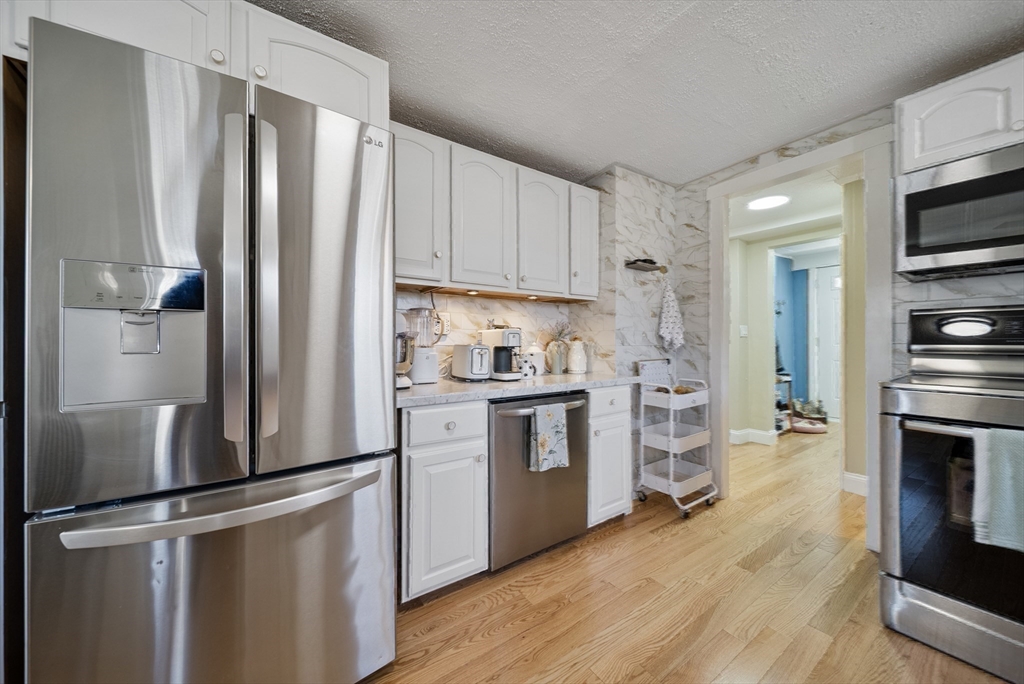 294 Whalom Road Lunenburg, MA 01462 - Photo 9 of 32