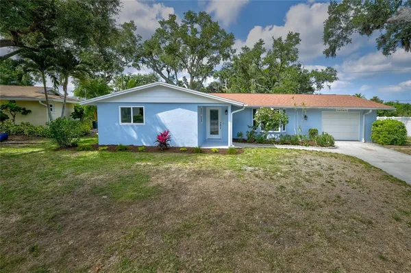 $3,300 | 3024 Chase Circle, Sarasota, FL 34231