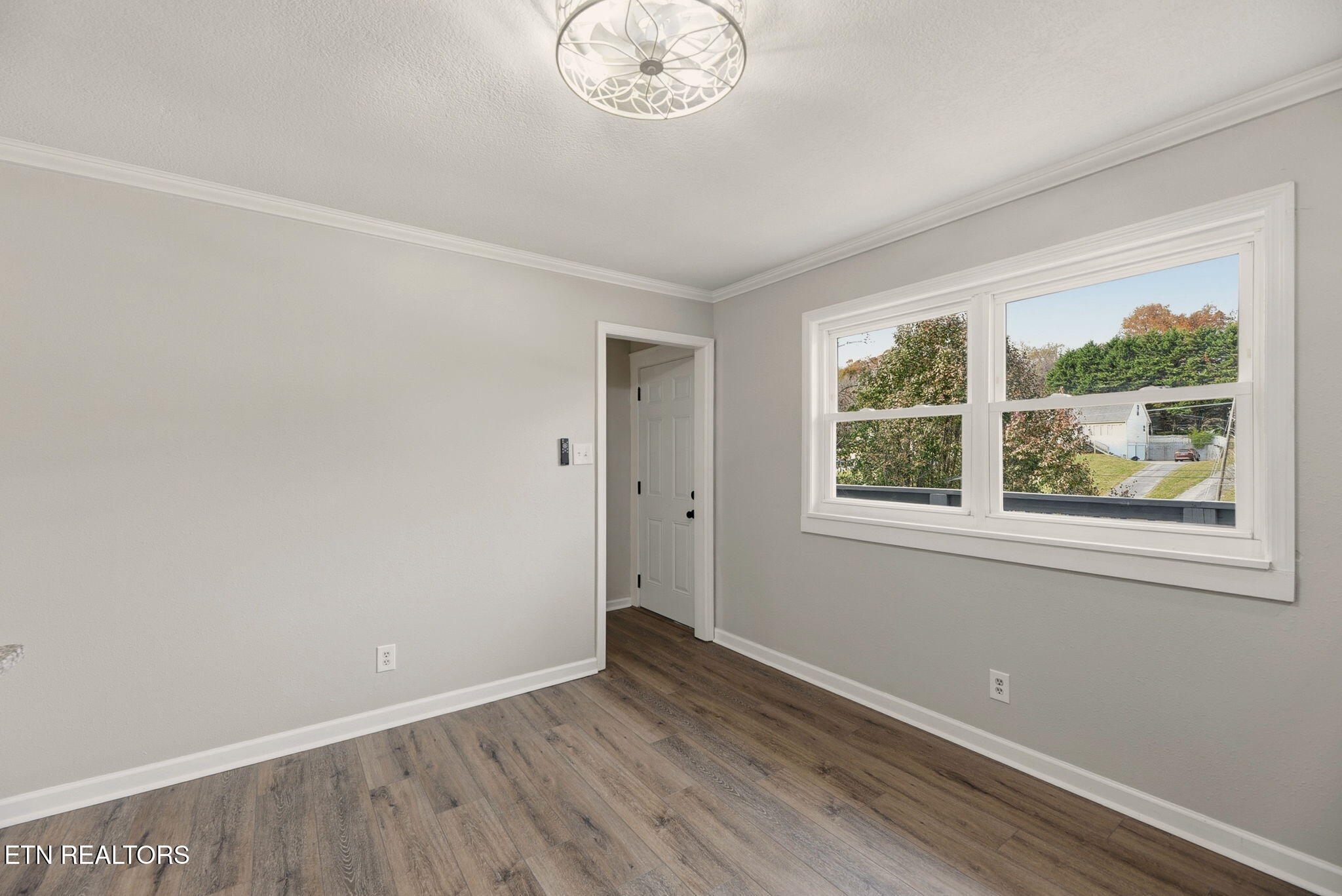 1407 Peltier Road Knoxville, TN 37912 - Photo 12 of 39 13-web-or-mls-Pltr1407 (35)