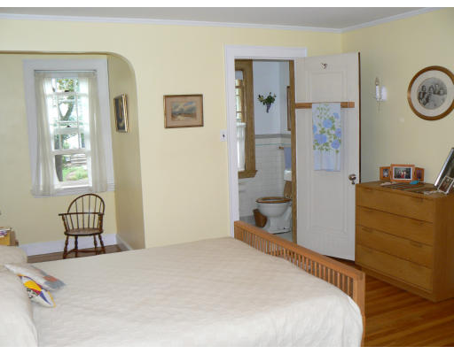 76 Day Street Newton, MA 02466 - Photo 9 of 10 Gallery Image 9