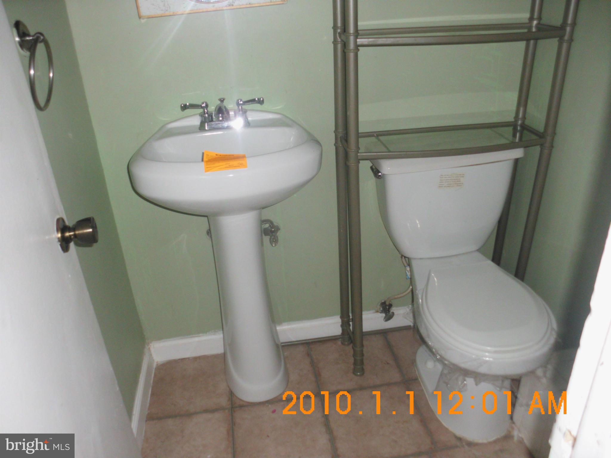 9282 Adelphi Road, Unit 3 Hyattsville, MD 20783 - Photo 12 of 18 Bath