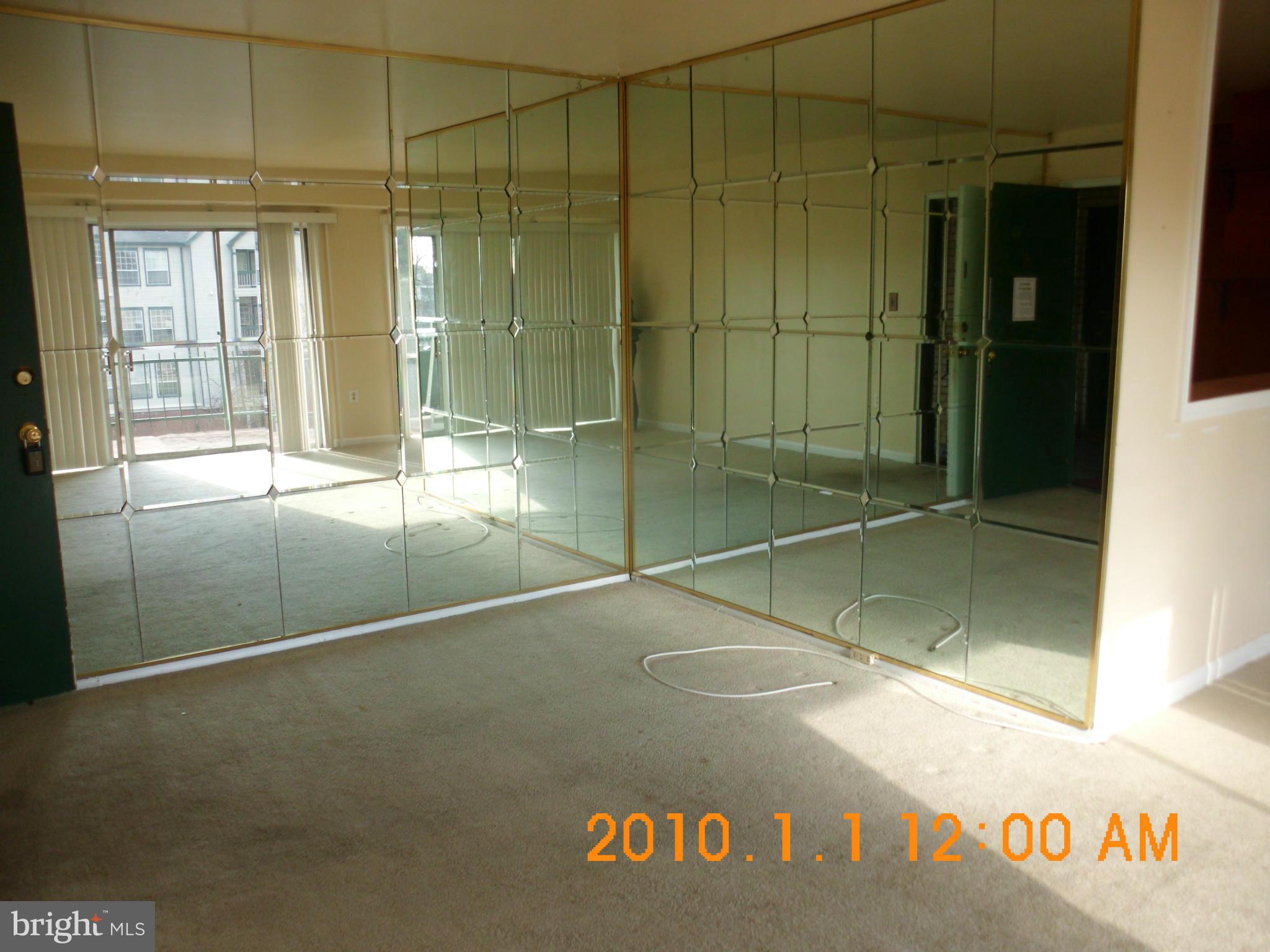 9282 Adelphi Road, Unit 3 Hyattsville, MD 20783 - Photo 15 of 18 Living Room