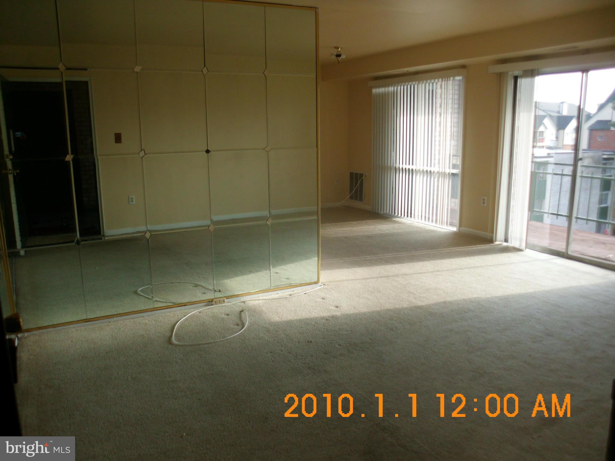 9282 Adelphi Road, Unit 3 Hyattsville, MD 20783 - Photo 17 of 18 Living Room