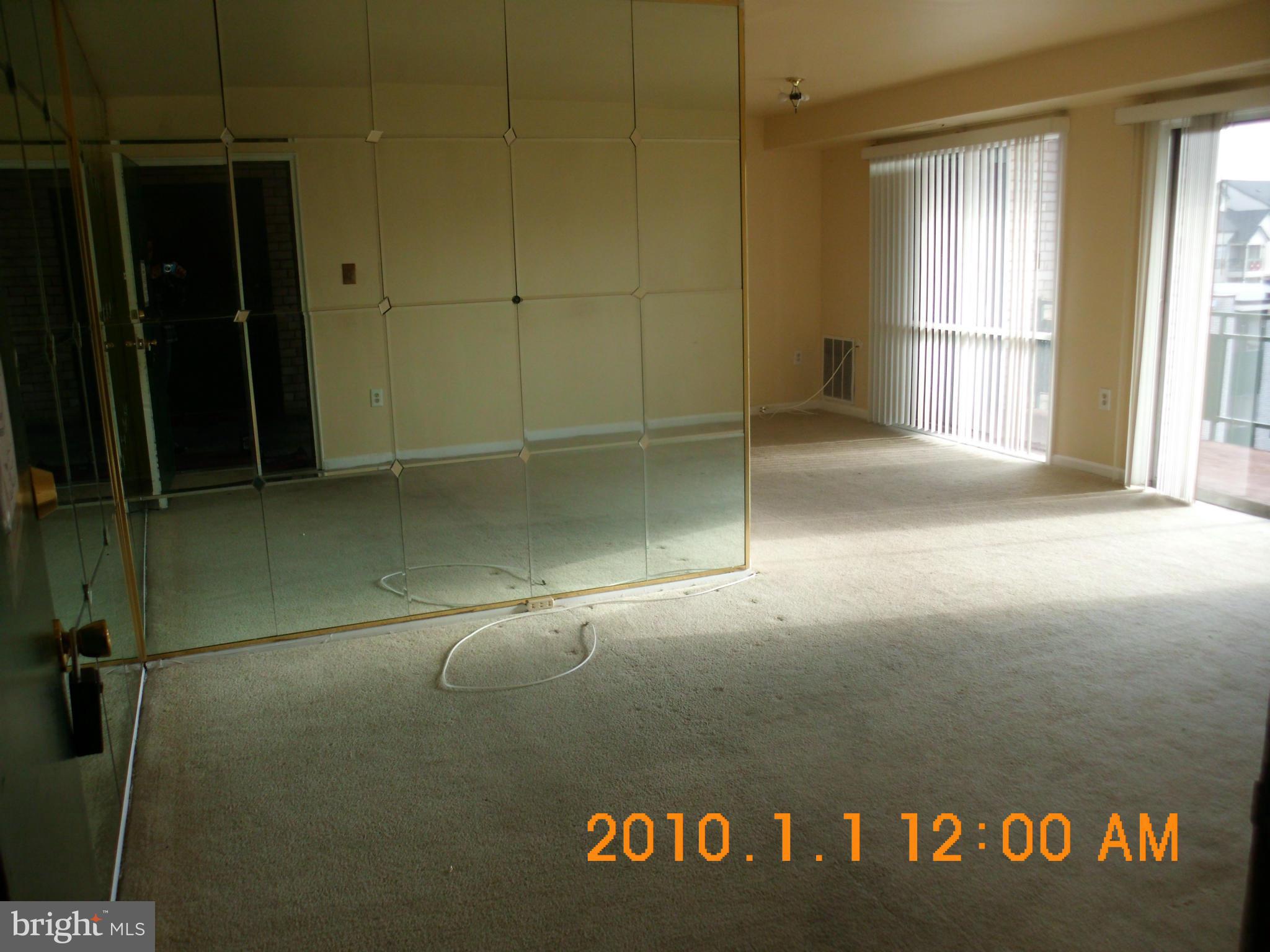 9282 Adelphi Road, Unit 3 Hyattsville, MD 20783 - Photo 4 of 18 Living Room