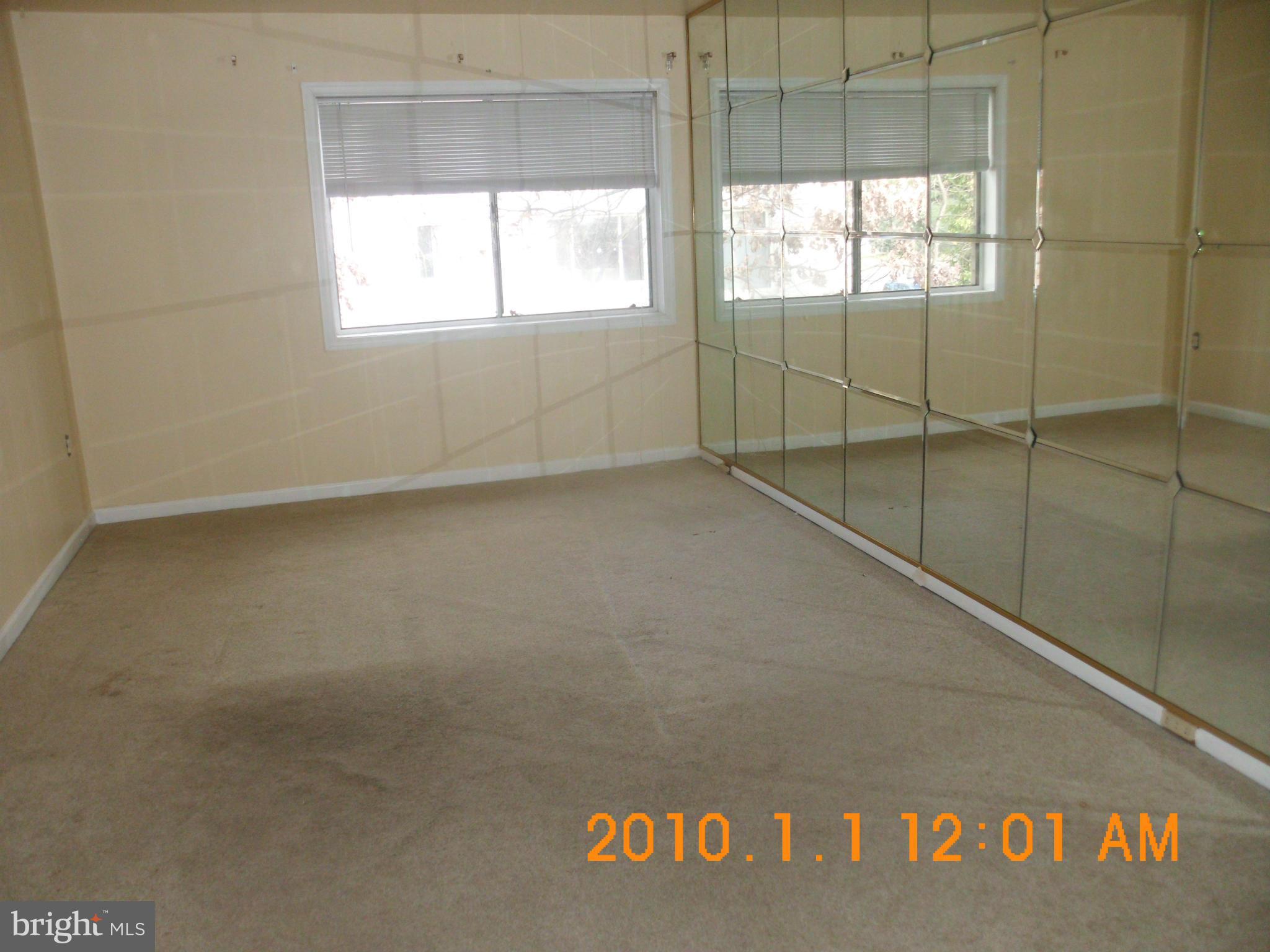 9282 Adelphi Road, Unit 3 Hyattsville, MD 20783 - Photo 8 of 18 Living Room