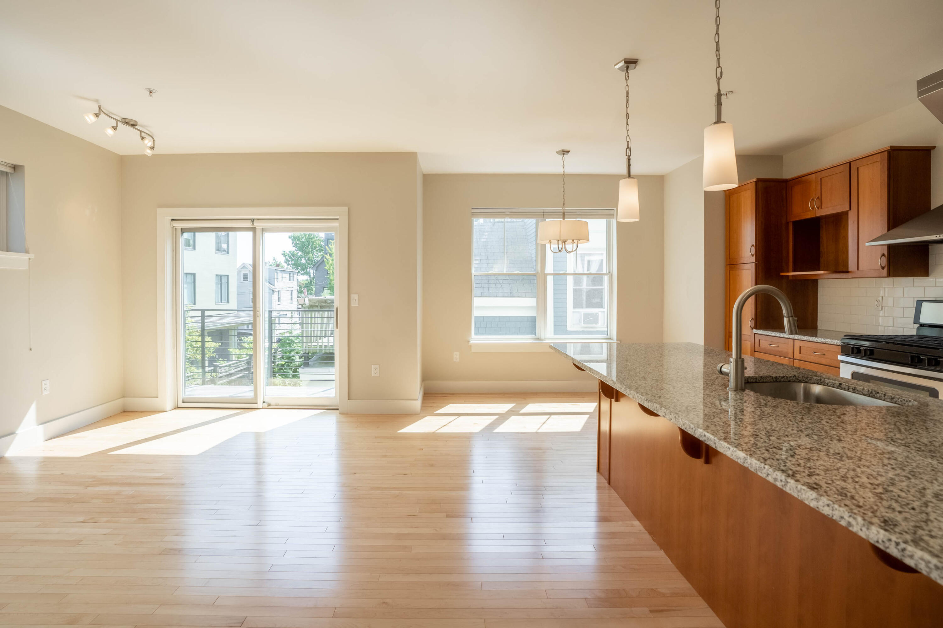 93 St Lawrence Street, Unit 3 Portland, ME 04101 - Photo 17 of 46 11-Unit 3-32