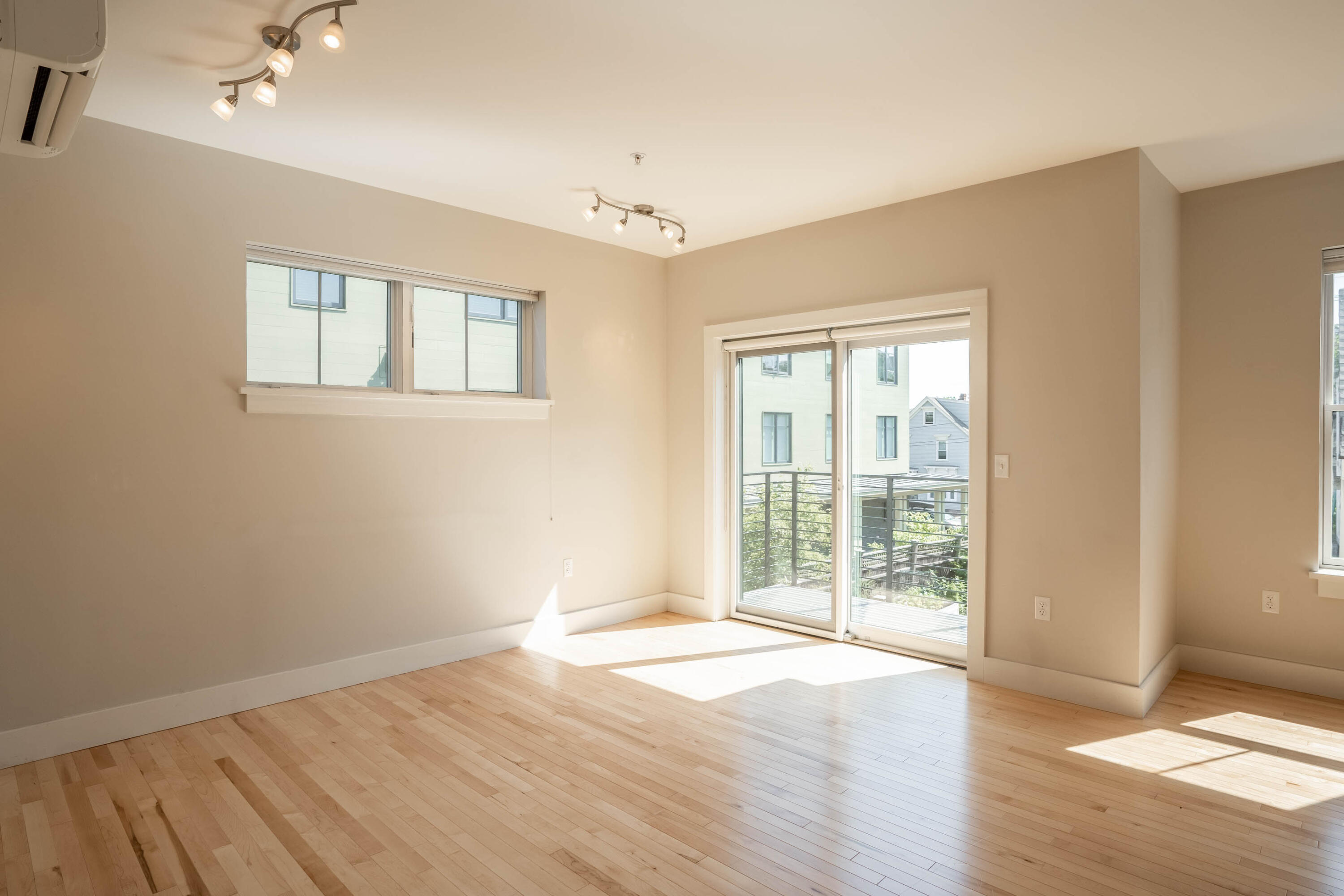 93 St Lawrence Street, Unit 3 Portland, ME 04101 - Photo 23 of 46 11-Unit 3-33