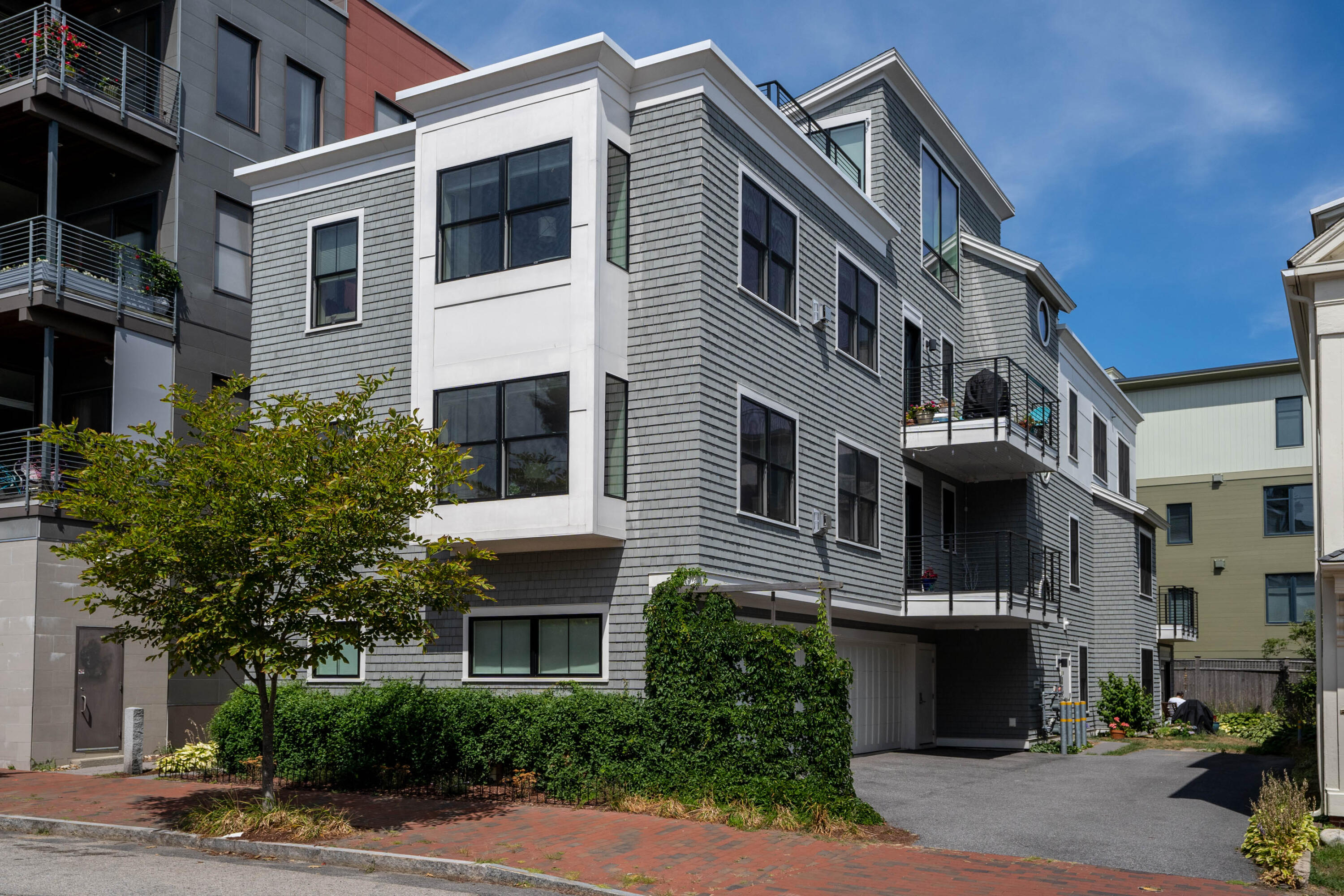 93 St Lawrence Street, Unit 3 Portland, ME 04101 - Photo 36 of 46 1-Exterior-5