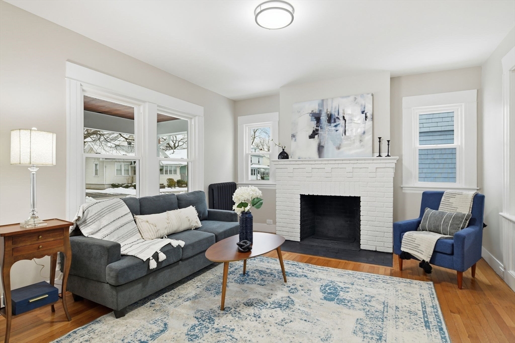 72 Sunapee Street Springfield, MA 01108 - Photo 2 of 31