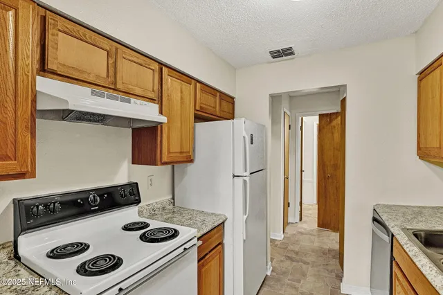 $1,000 | 475 Crabapple Court, Unit C, Orange Park, FL 32073