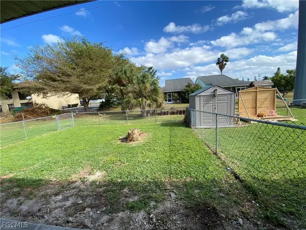 $1,925 | 4317 Southwest Santa Barbara Place, Cape Coral, FL 33914