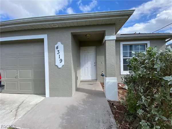 $1,925 | 4317 Southwest Santa Barbara Place, Cape Coral, FL 33914