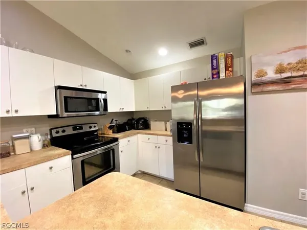 $1,925 | 4317 Southwest Santa Barbara Place, Cape Coral, FL 33914