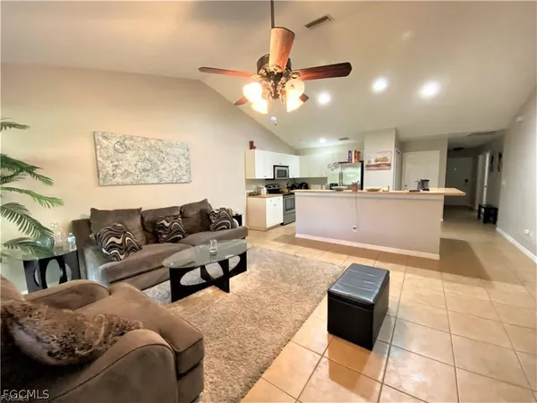 $1,925 | 4317 Southwest Santa Barbara Place, Cape Coral, FL 33914