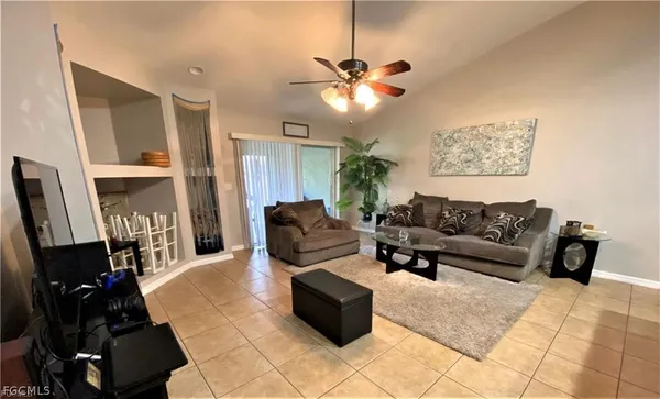 $1,925 | 4317 Southwest Santa Barbara Place, Cape Coral, FL 33914