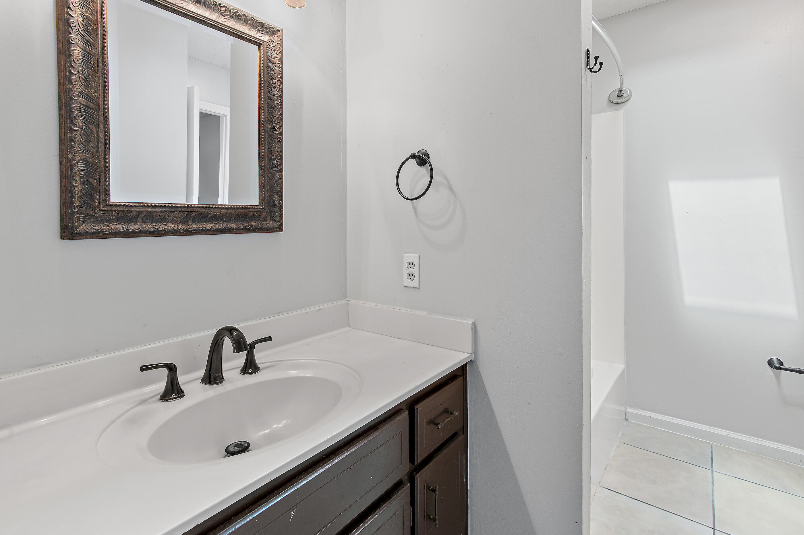 50 Rue D Honfleur Destin, FL 32541 - Photo 19 of 25 Guest bath