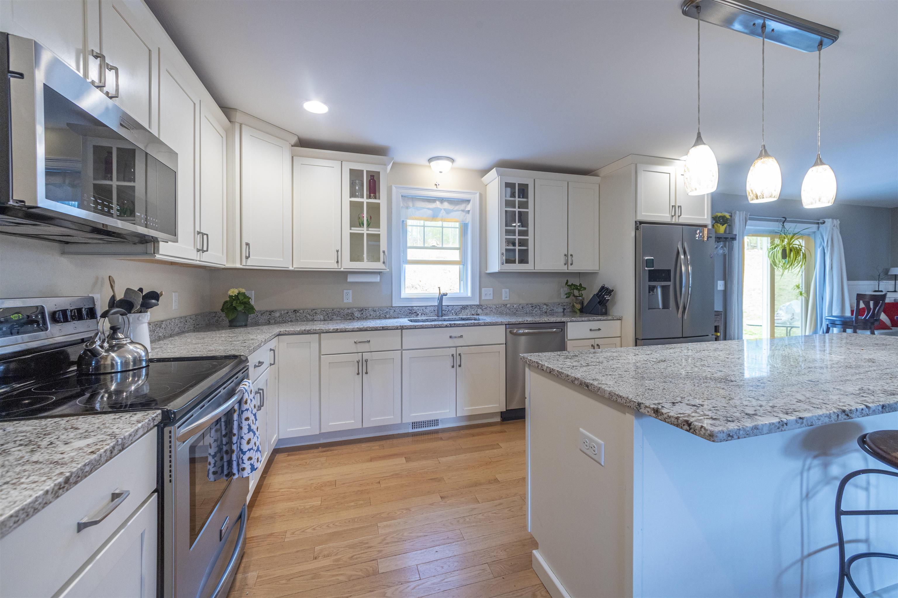 23 Valleyview Drive Merrimack, NH 03054 - Photo 12 of 56