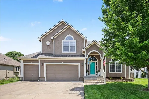 $400,000 | 417 South Lakeshore Drive, Raymore, MO 64083