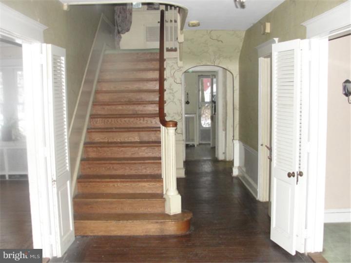 2418 Ashbourne Road Wyncote, PA 19095 - Photo 8 of 8 Hallway