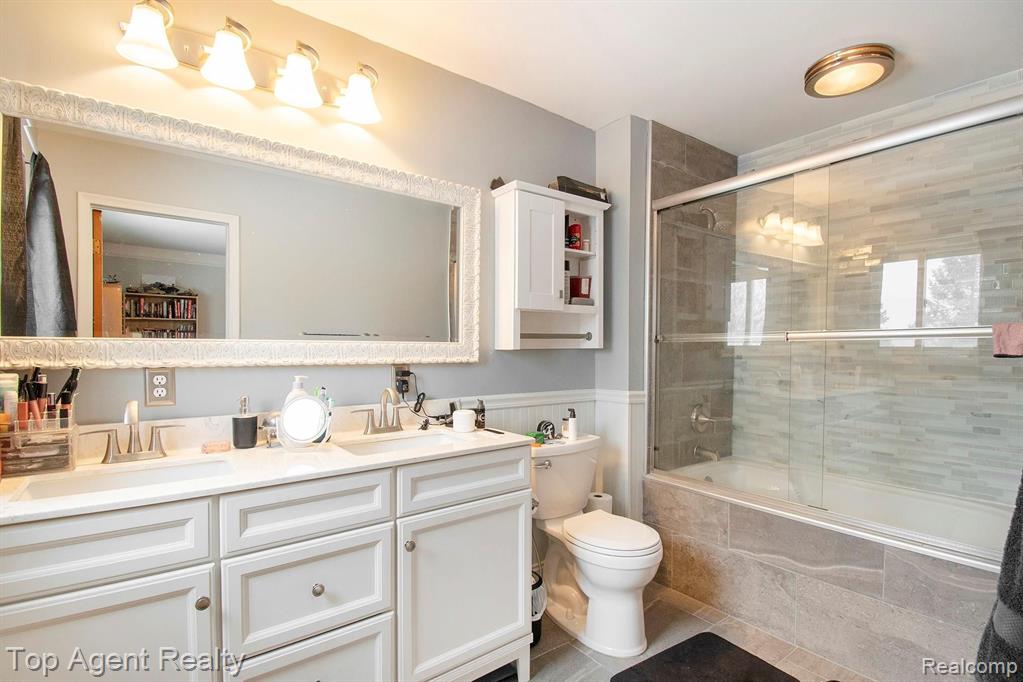 8727 Frith Road Columbus, MI 48063 - Photo 11 of 29