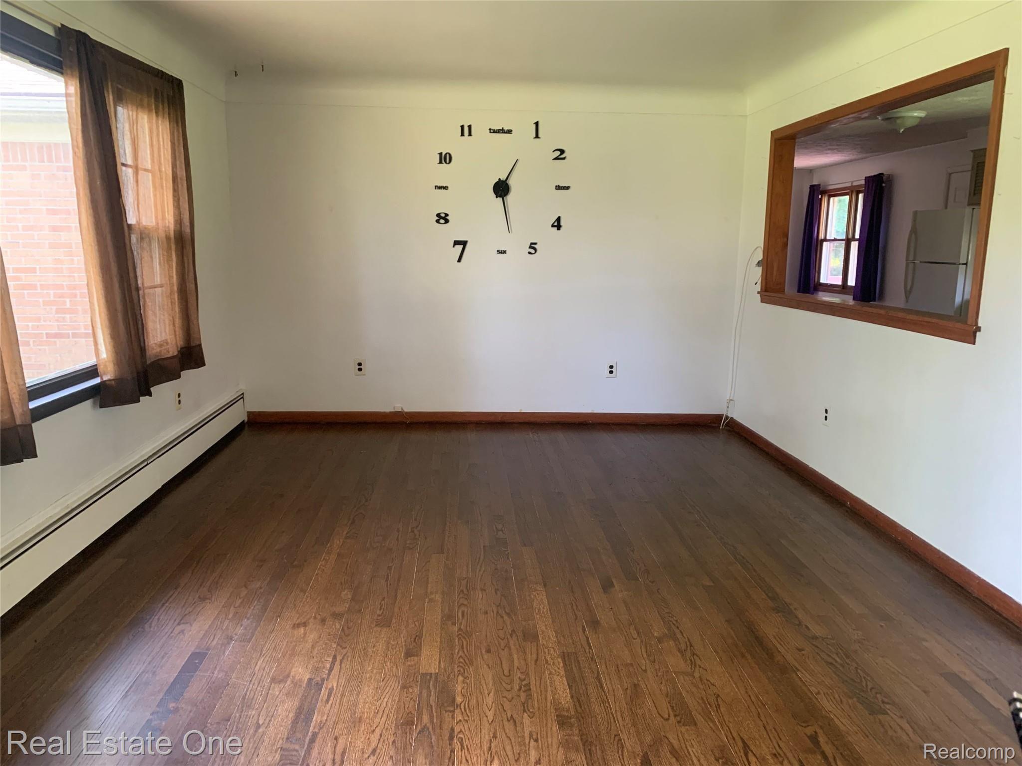 2848 West Tienken Road Rochester, MI 48306 - Photo 4 of 18 03F7F941-1B4A-4995-ABB7-23D6ED768F00.jpeg