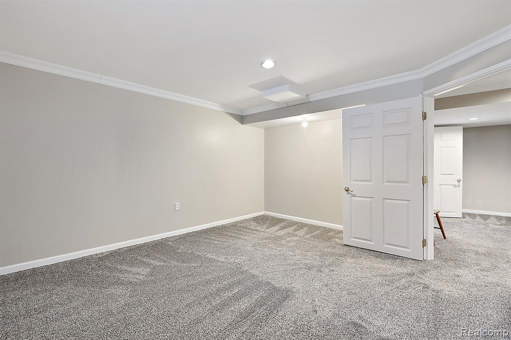 1581 Cheltenham Road Birmingham, MI 48009 - Photo 21 of 29
