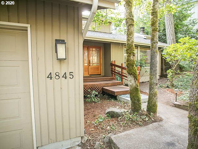 4845 Fox Hollow Road Eugene, OR 97405 - Photo 1 of 29 Gallery Image 1