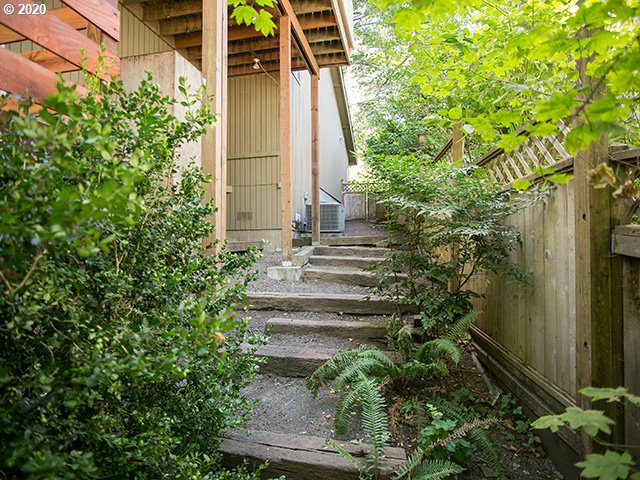 4845 Fox Hollow Road Eugene, OR 97405 - Photo 25 of 29 Gallery Image 25