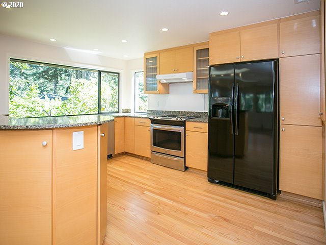 4845 Fox Hollow Road Eugene, OR 97405 - Photo 6 of 29 Gallery Image 6