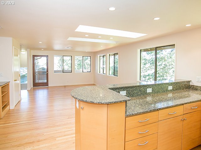 4845 Fox Hollow Road Eugene, OR 97405 - Photo 7 of 29 Gallery Image 7