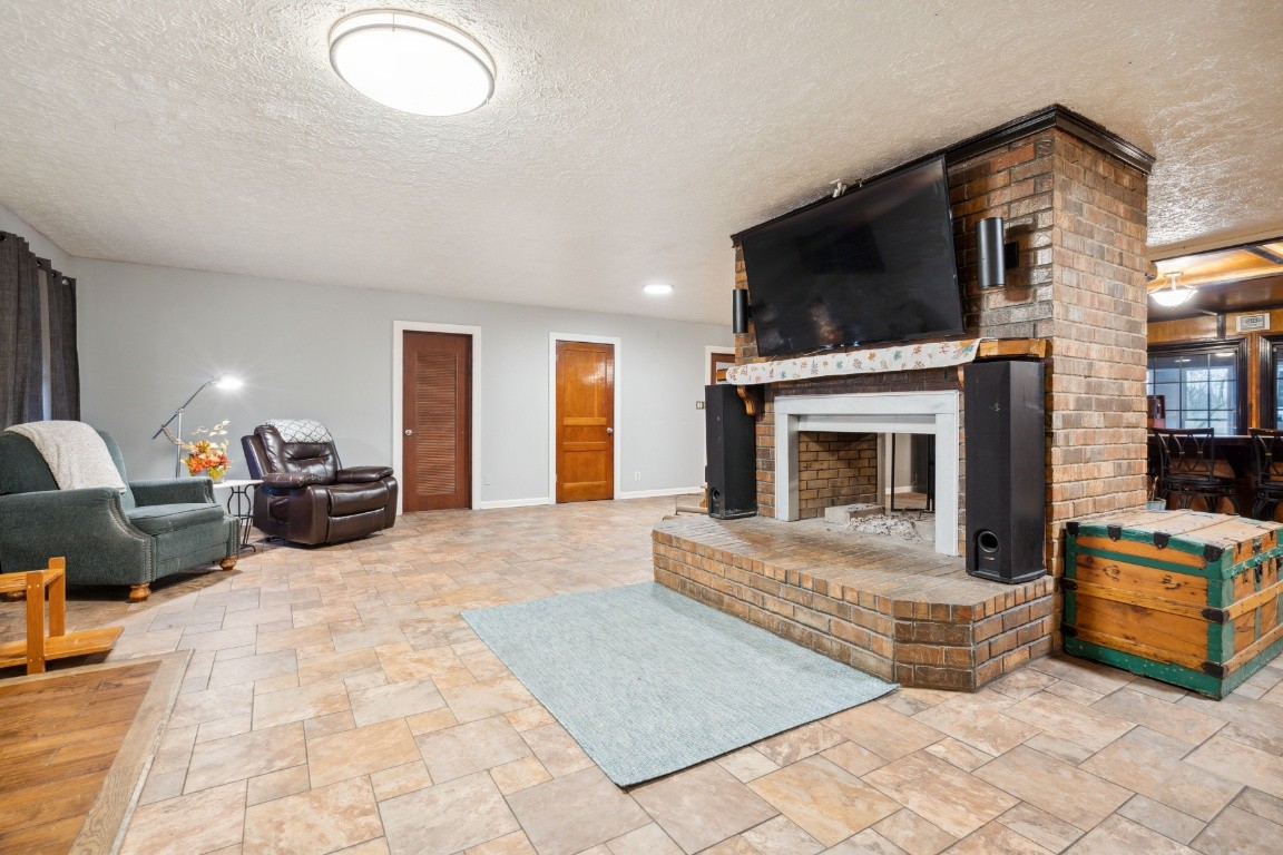 1030 Spring Creek Road Chapmansboro, TN 37035 - Photo 6 of 57 Gallery Image 6