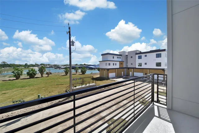 $774,990 | 4408 Tucker Lane, Seabrook, TX 77586