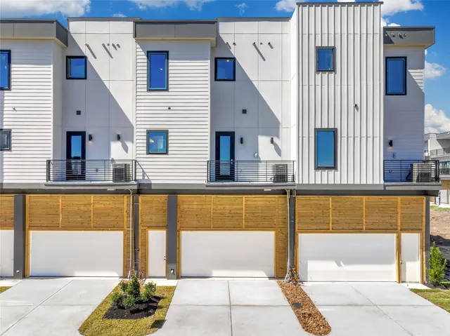 $774,990 | 4408 Tucker Lane, Seabrook, TX 77586