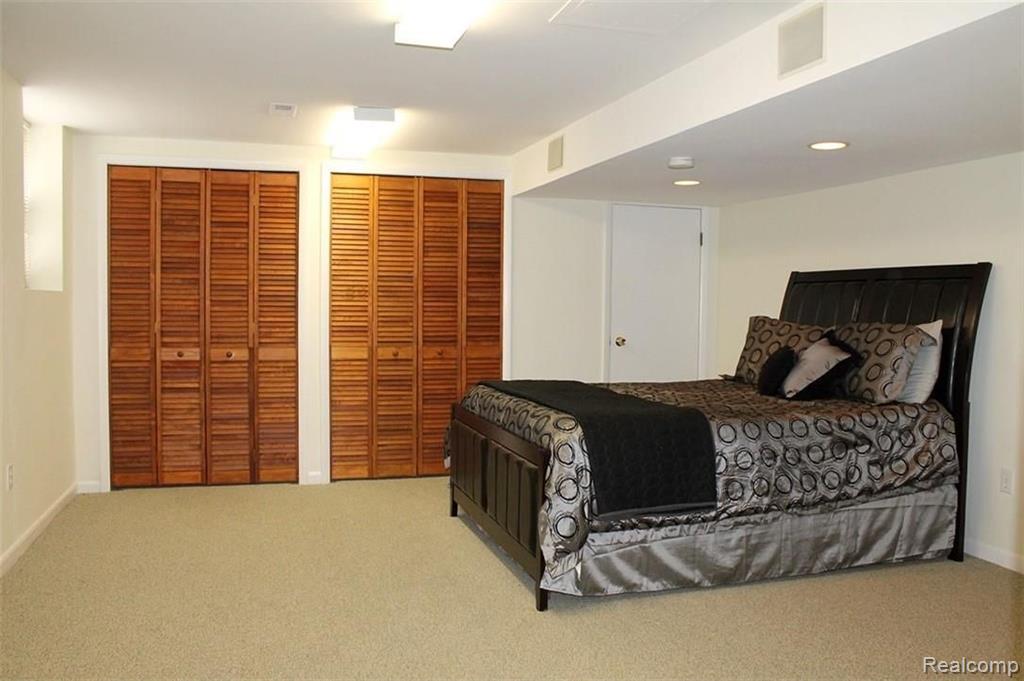 30740 Ridgeway Drive Farmington Hills, MI 48334 - Photo 44 of 58