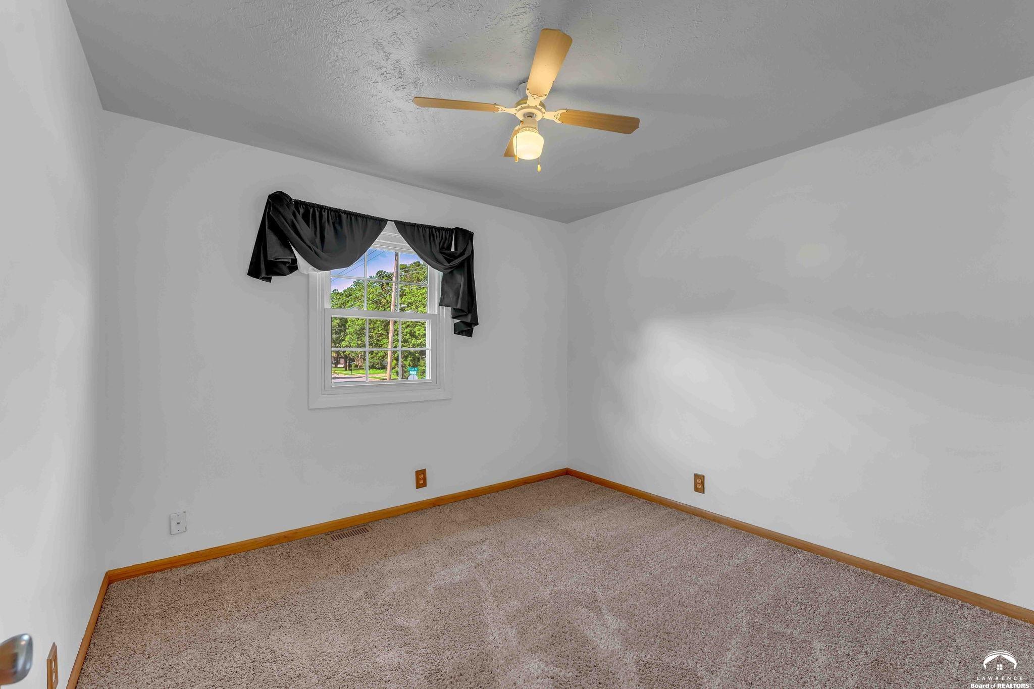 3403 Trail Road Lawrence, KS 66049 - Photo 21 of 51