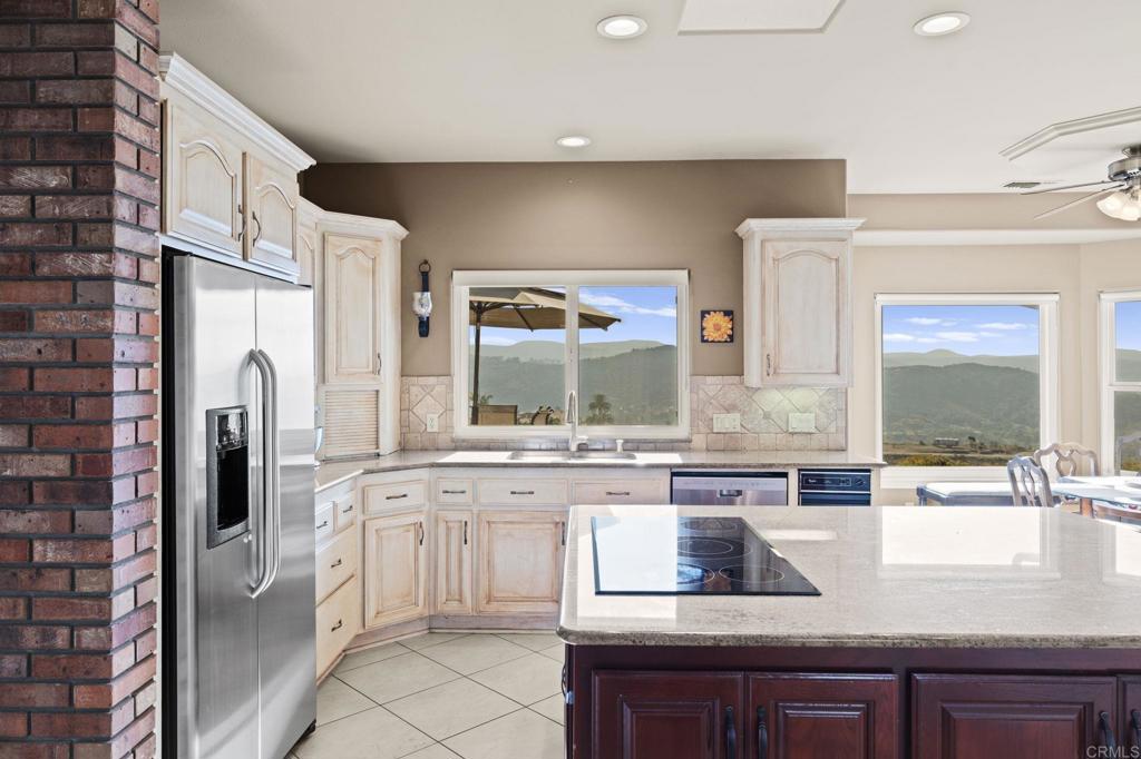 2975 Dos Lomas Fallbrook, CA 92028 - Photo 11 of 53