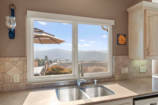 $1,312,000 | 2975 Dos Lomas, Fallbrook, CA 92028