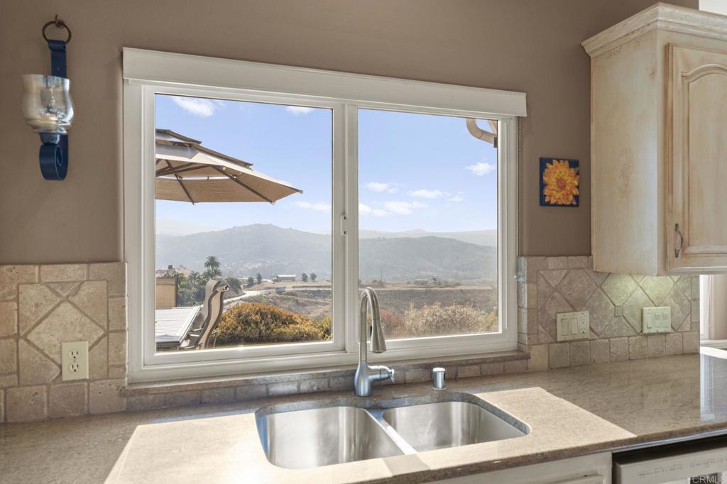 2975 Dos Lomas Fallbrook, CA 92028 - Photo 14 of 53