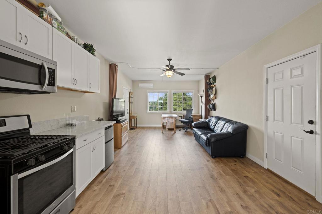 2975 Dos Lomas Fallbrook, CA 92028 - Photo 32 of 53 Guest Suite with Separate Entrance