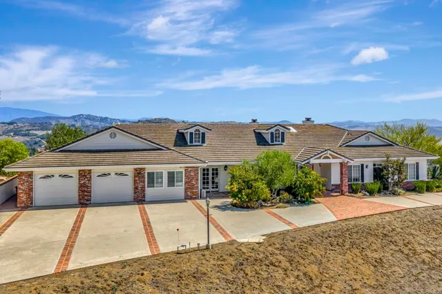 $1,250,000 | 2975 Dos Lomas, Fallbrook, CA 92028