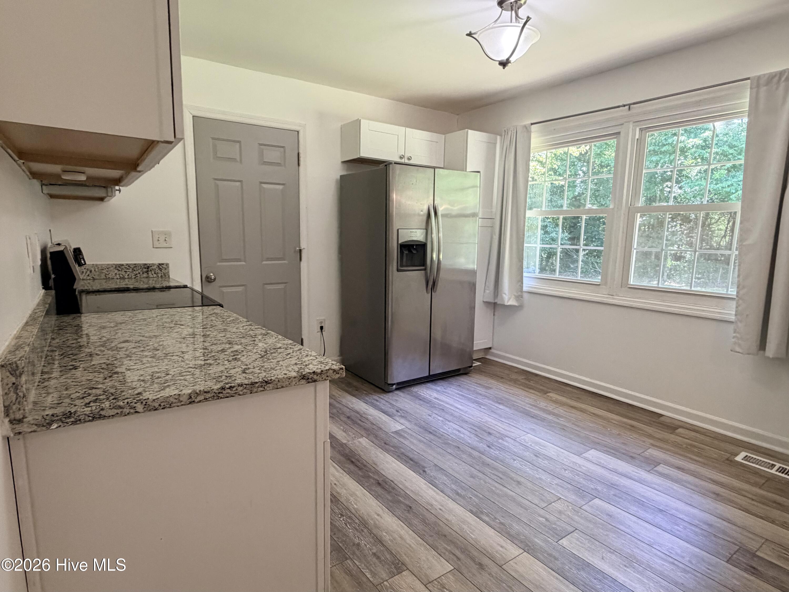 308 Sheffield Road Jacksonville, NC 28546 - Photo 6 of 22 Kitchen