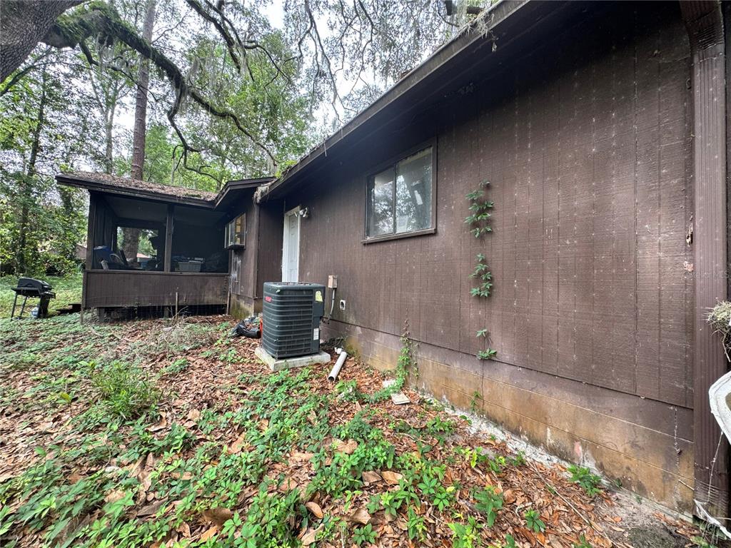 713 Northwest 95th Terrace Gainesville, FL 32607 - Photo 3 of 6