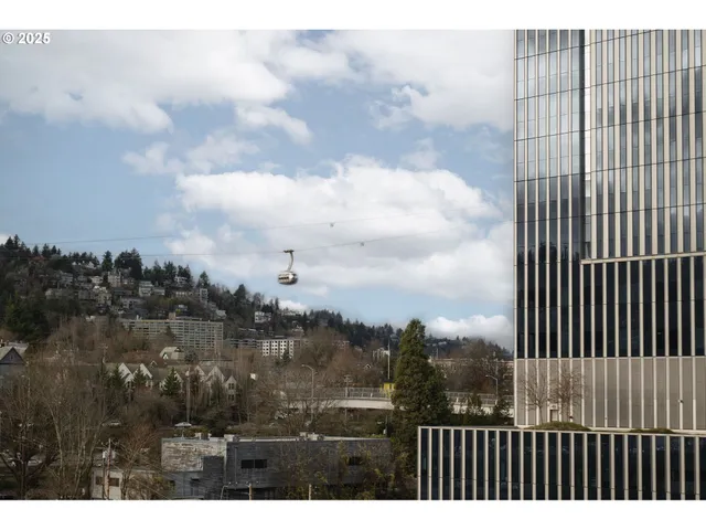 $449,900 | 3601 South River Parkway, Unit 800, Portland, OR 97239